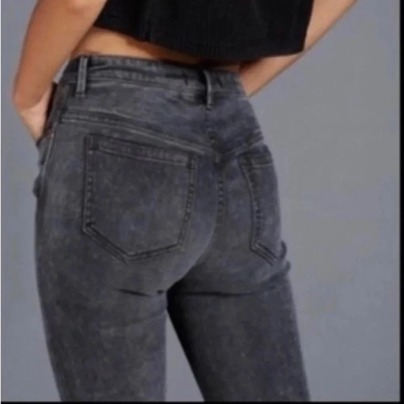 Free People Mid Rise Frayed Hem Jeans Black Zip Fly Size 29 - Picture 2 of 9